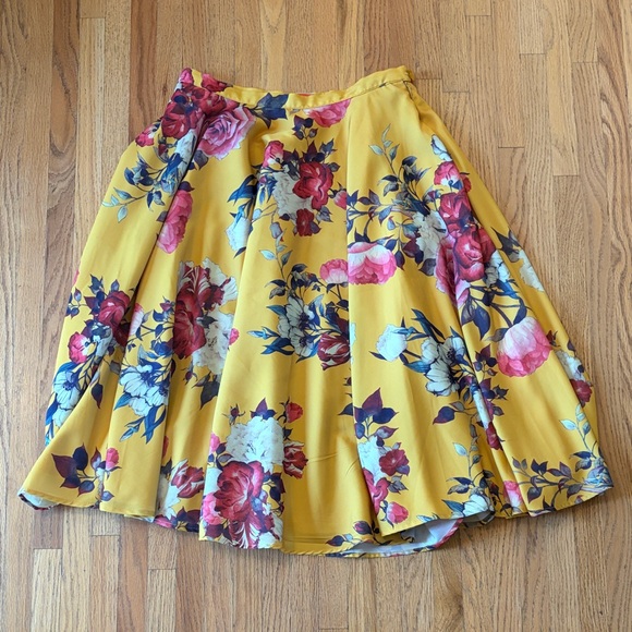 ModCloth Yellow Floral Circle Skirt with Pink & Red Roses - Picture 2 of 6